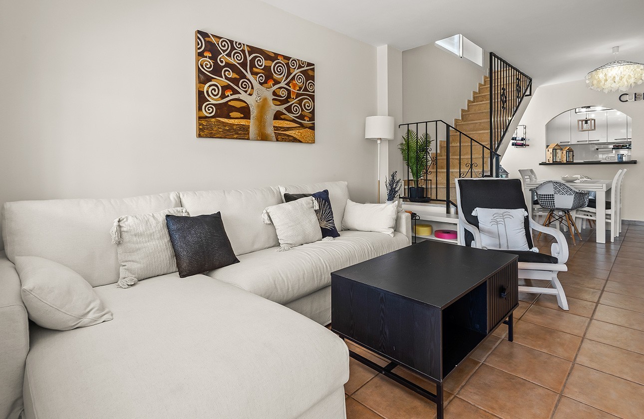 Resale - Villa / Semi-detached - Torre de La Horadada - Pueblo Latino