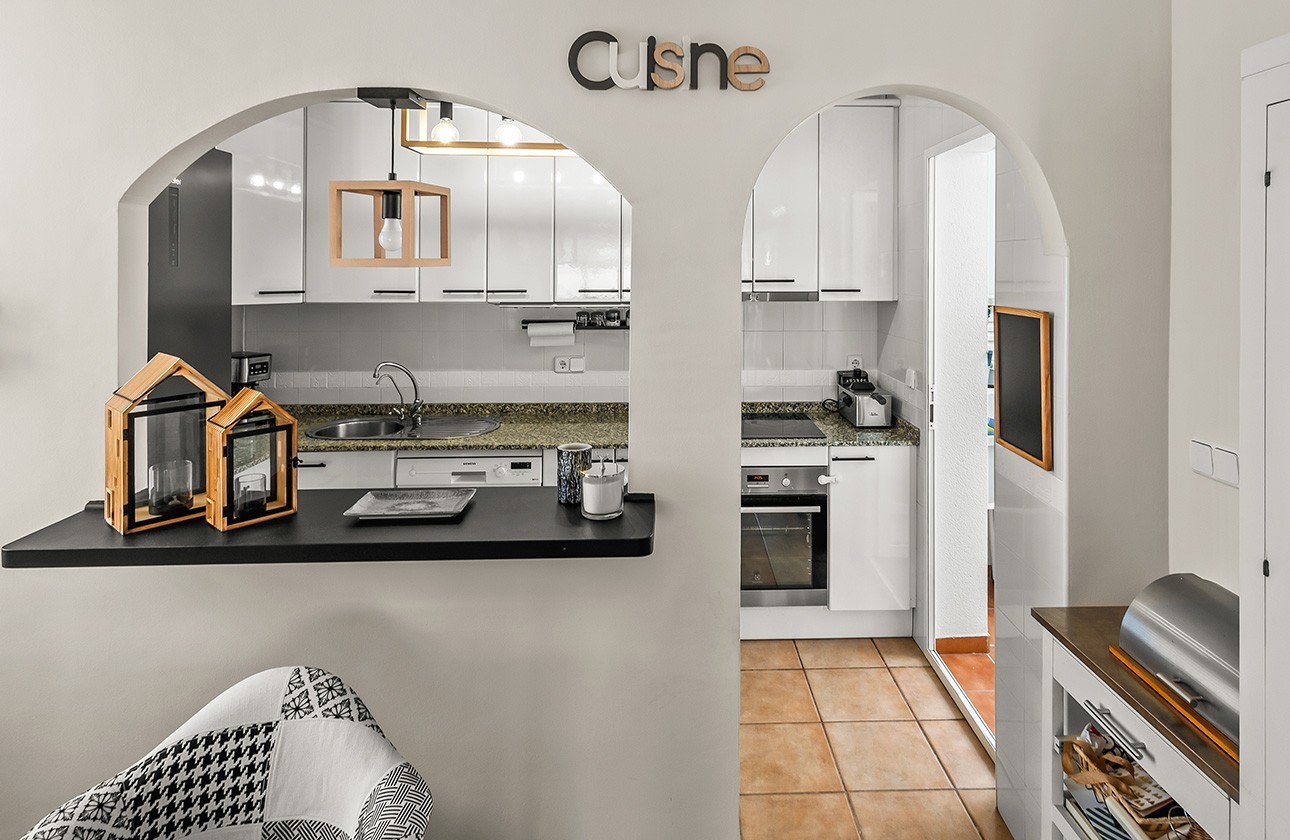 Resale - Villa / Semi-detached - Torre de La Horadada - Pueblo Latino