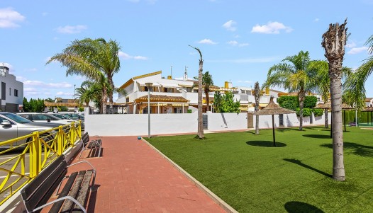 Resale - Villa / Semi-detached - Torre de La Horadada - Pueblo Latino
