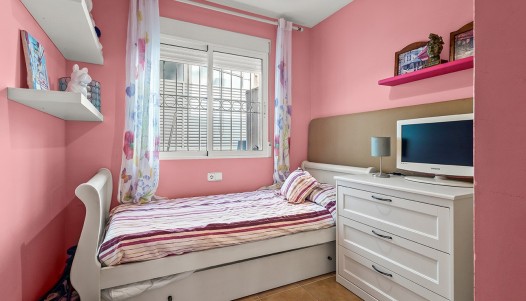 Resale - Villa / Semi-detached - Torre de La Horadada - Pueblo Latino