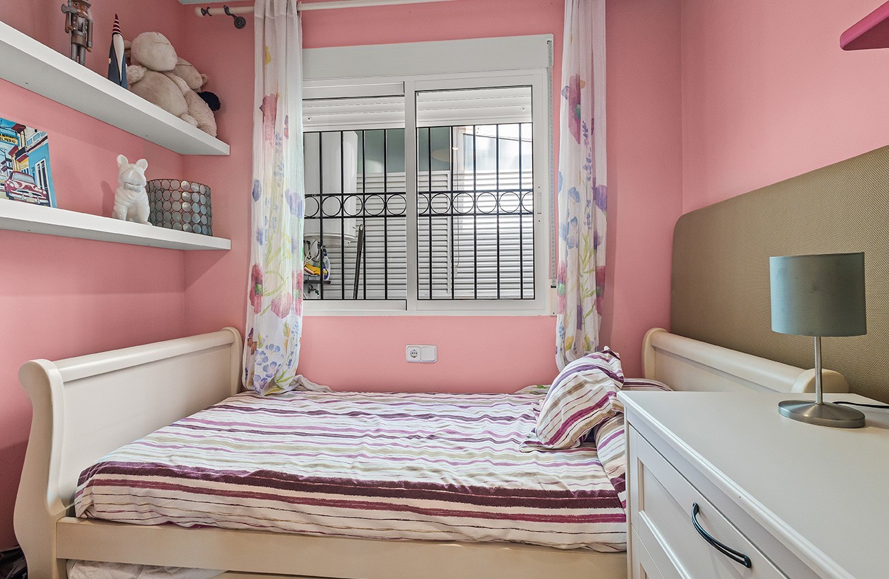 Resale - Villa / Semi-detached - Torre de La Horadada - Pueblo Latino