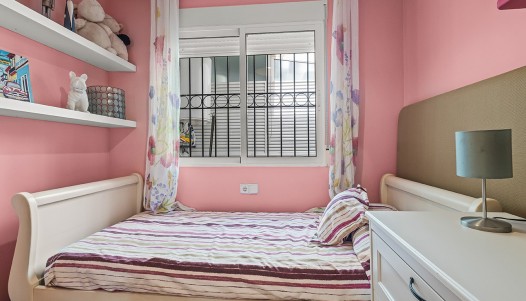 Resale - Villa / Semi-detached - Torre de La Horadada - Pueblo Latino