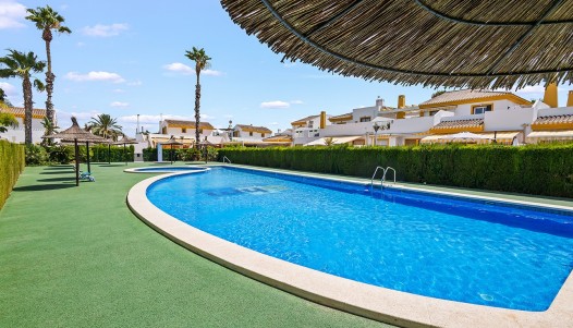 Resale - Villa / Semi-detached - Torre de La Horadada - Pueblo Latino