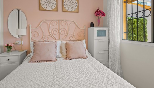 Resale - Villa / Semi-detached - Torre de La Horadada - Pueblo Latino