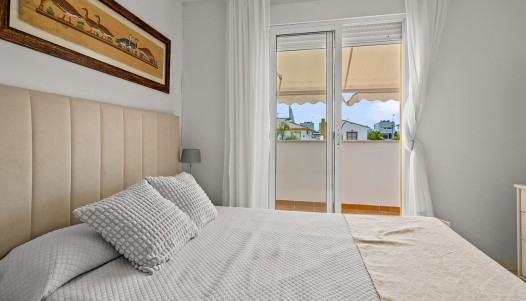 Resale - Villa / Semi-detached - Torre de La Horadada - Pueblo Latino