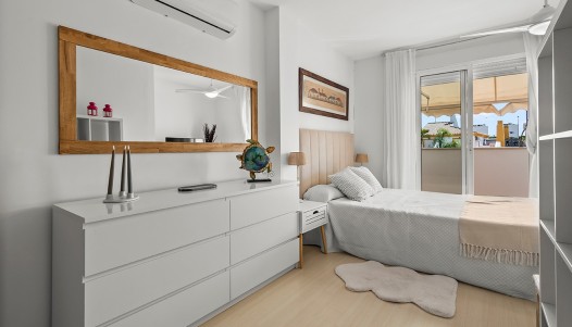 Resale - Villa / Semi-detached - Torre de La Horadada - Pueblo Latino