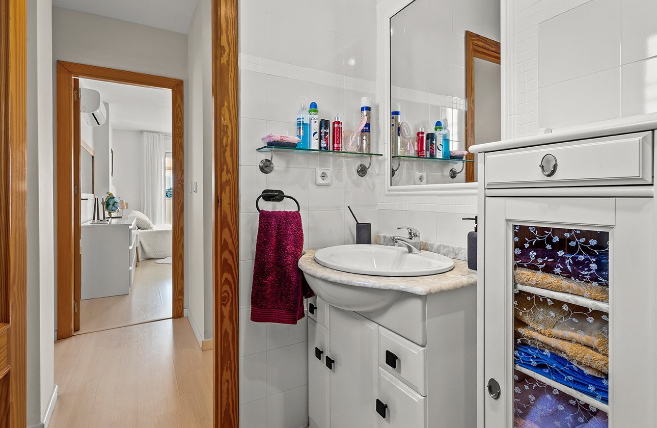 Resale - Villa / Semi-detached - Torre de La Horadada - Pueblo Latino