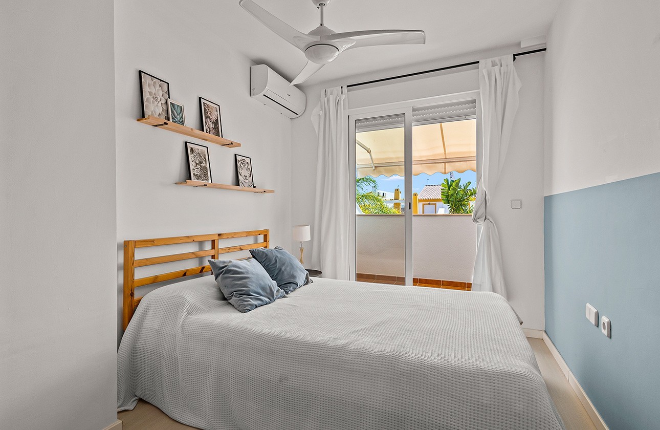 Resale - Villa / Semi-detached - Torre de La Horadada - Pueblo Latino