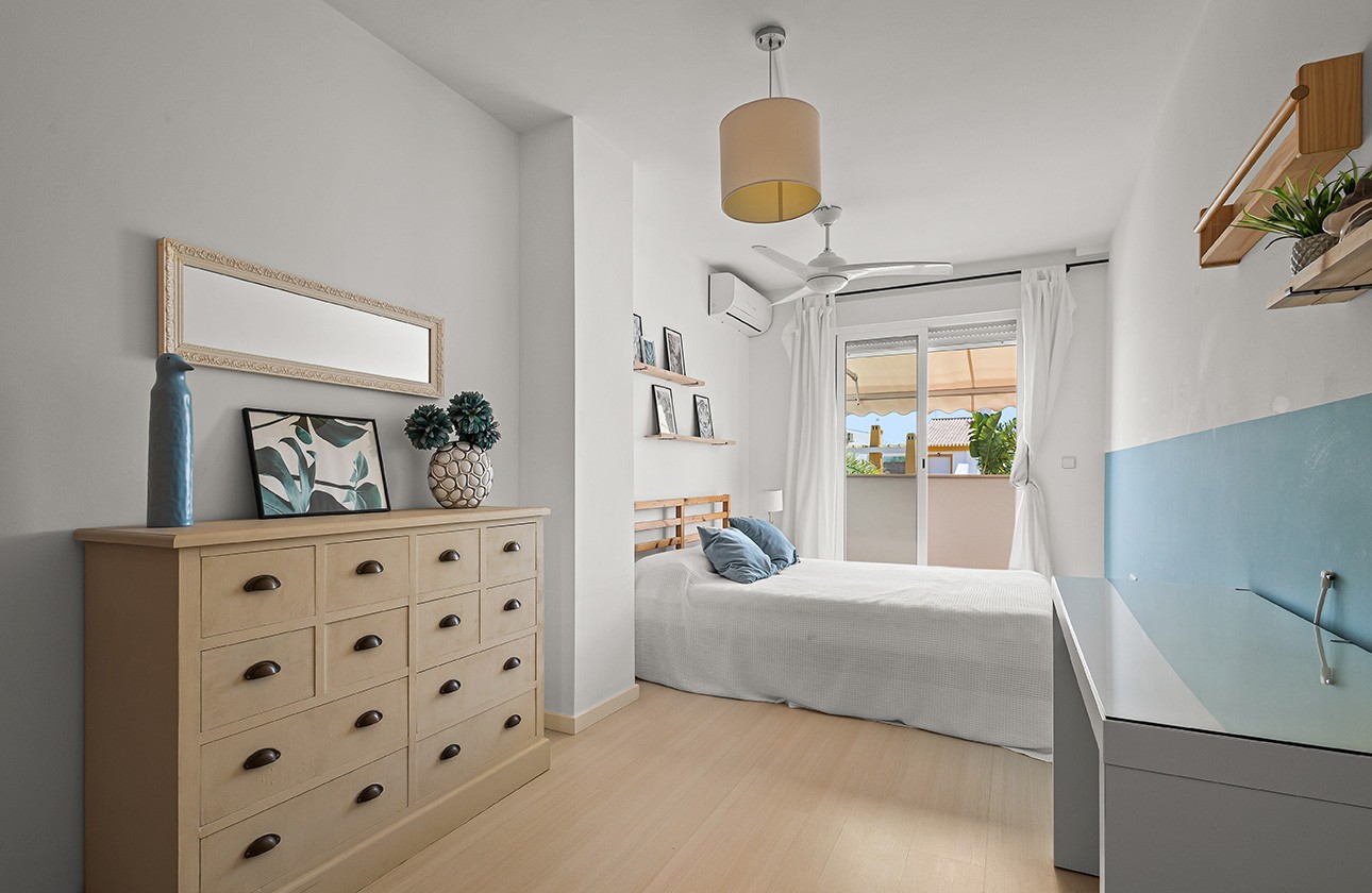 Resale - Villa / Semi-detached - Torre de La Horadada - Pueblo Latino