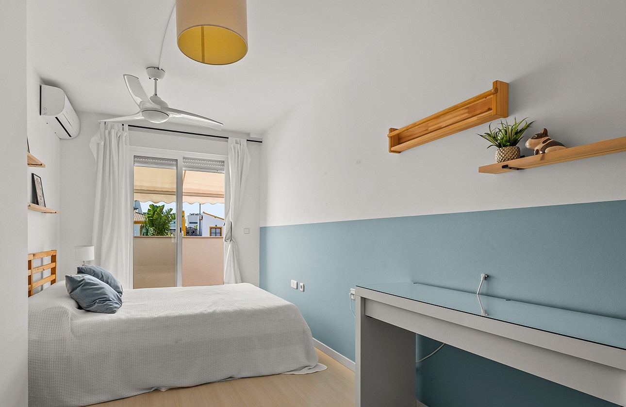 Resale - Villa / Semi-detached - Torre de La Horadada - Pueblo Latino