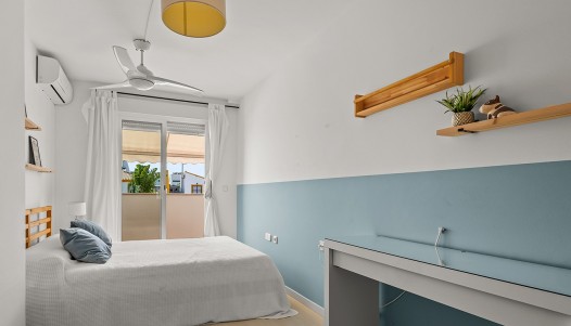 Resale - Villa / Semi-detached - Torre de La Horadada - Pueblo Latino