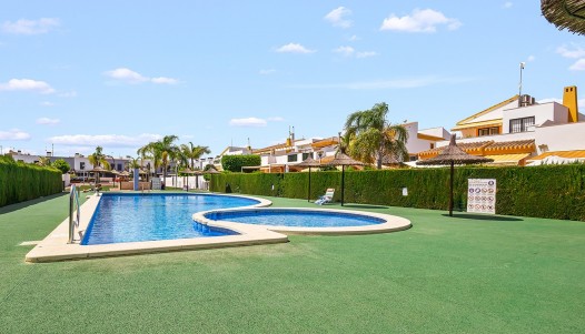 Resale - Villa / Semi-detached - Torre de La Horadada - Pueblo Latino