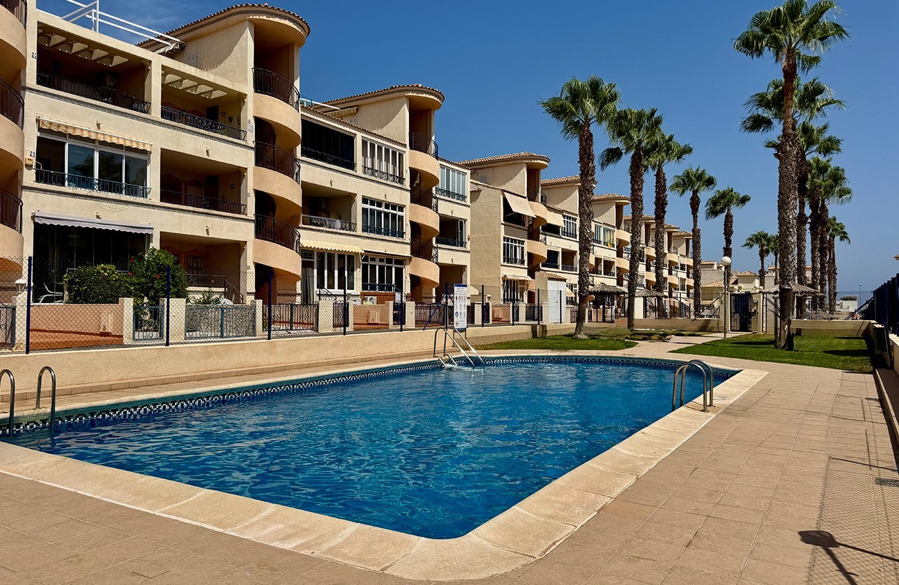 Resale - Apartment - Orihuela Costa - Punta Prima