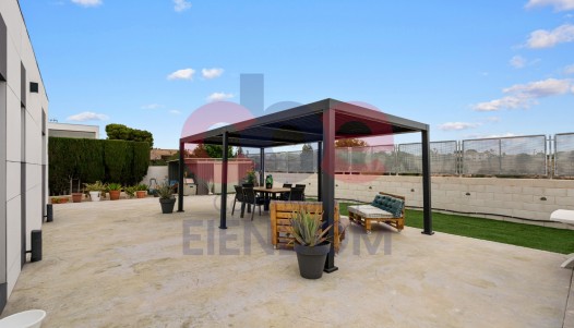 Resale - Villa - San Vicente del Raspeig