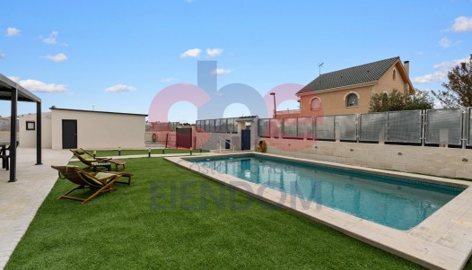 Resale - Villa - San Vicente del Raspeig