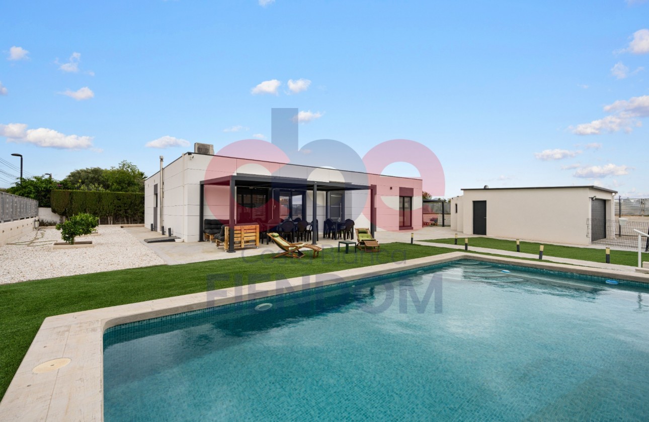Resale - Villa - San Vicente del Raspeig