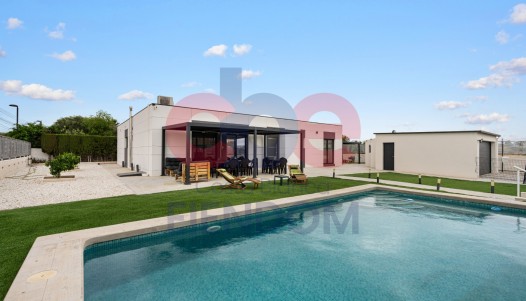 Resale - Villa - San Vicente del Raspeig