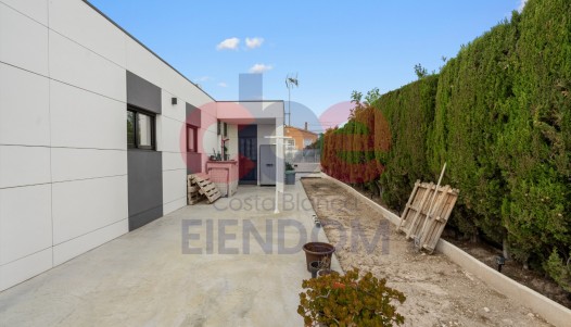 Resale - Villa - San Vicente del Raspeig