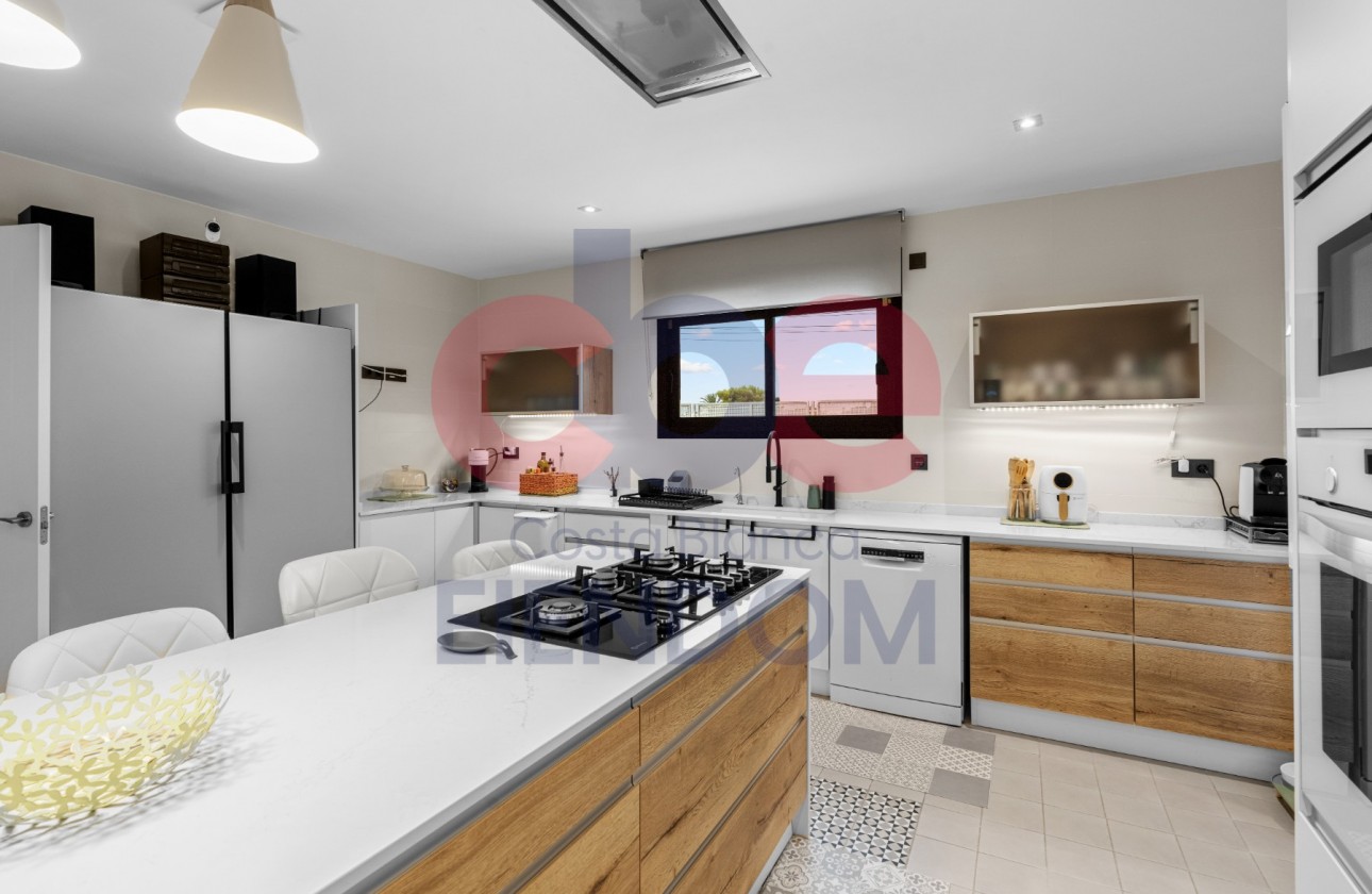 Resale - Villa - San Vicente del Raspeig