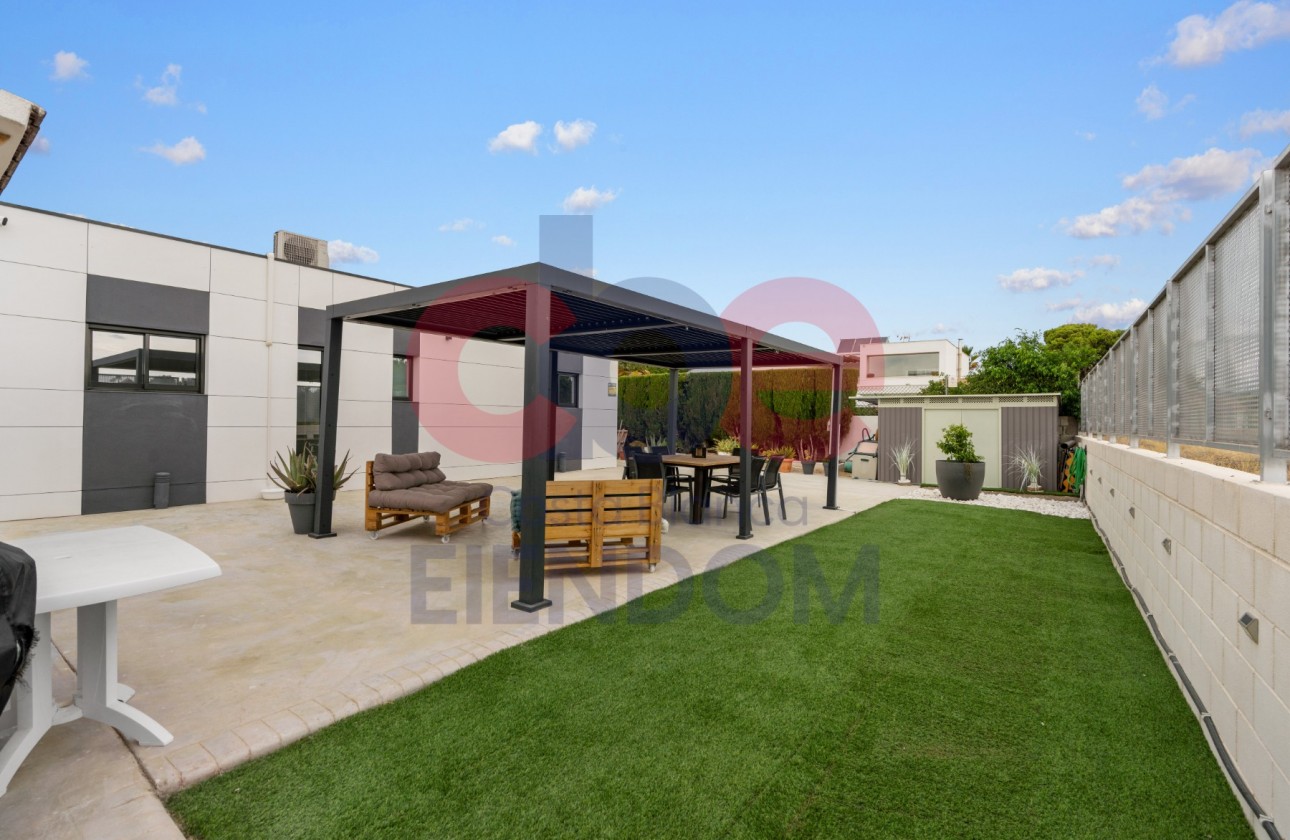 Resale - Villa - San Vicente del Raspeig