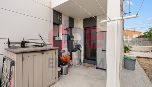 Resale - Villa - San Vicente del Raspeig