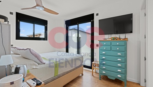 Resale - Villa - San Vicente del Raspeig