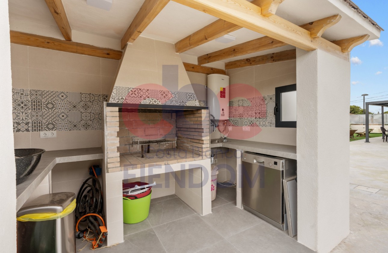 Resale - Villa - San Vicente del Raspeig