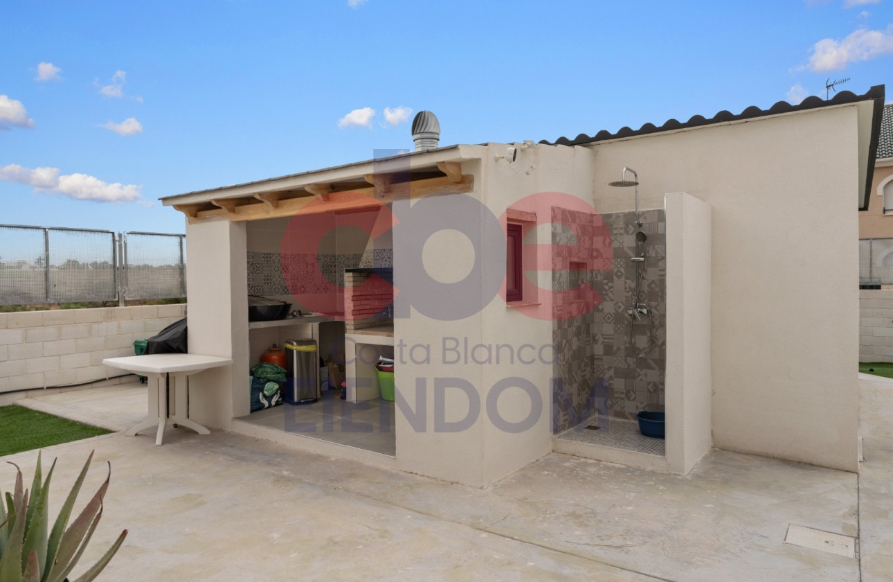 Resale - Villa - San Vicente del Raspeig