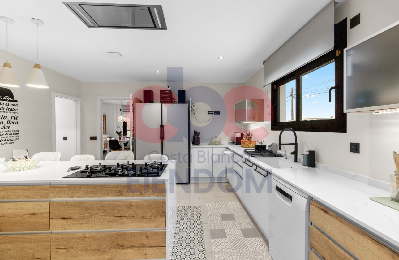 Resale - Villa - San Vicente del Raspeig