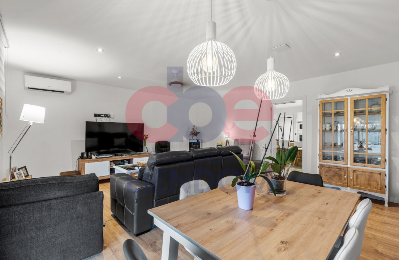 Resale - Villa - San Vicente del Raspeig