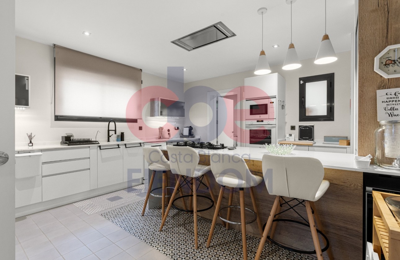 Resale - Villa - San Vicente del Raspeig