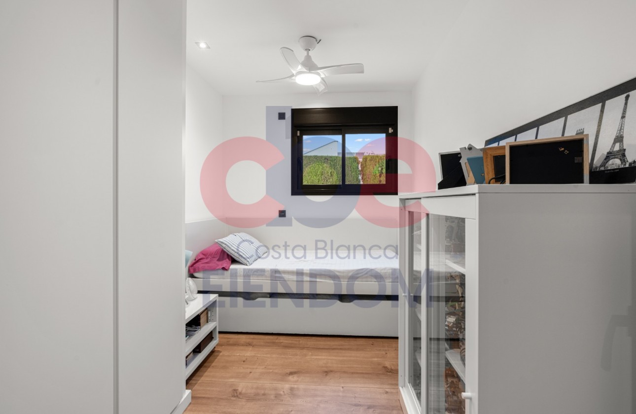 Resale - Villa - San Vicente del Raspeig