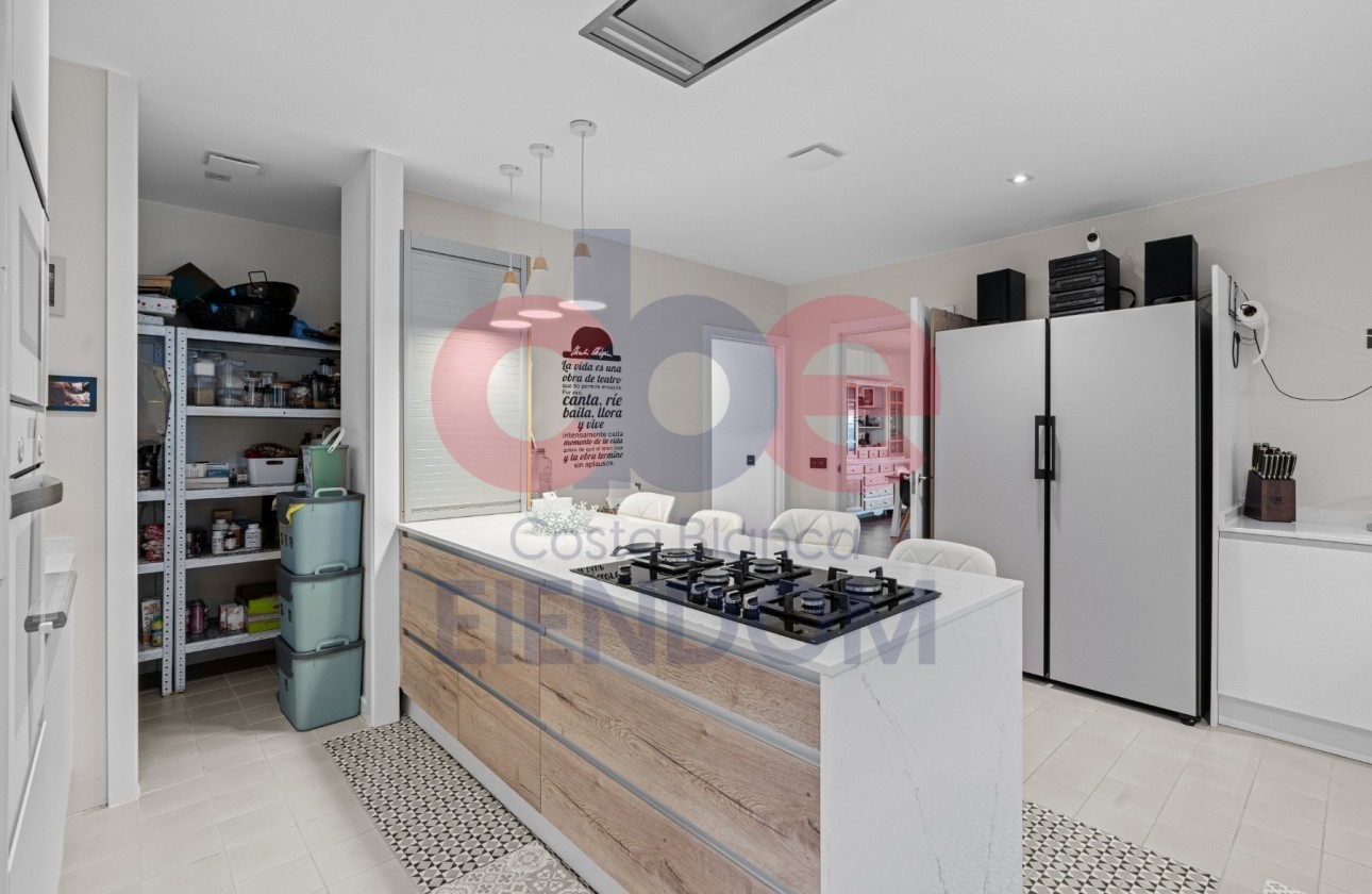 Resale - Villa - San Vicente del Raspeig