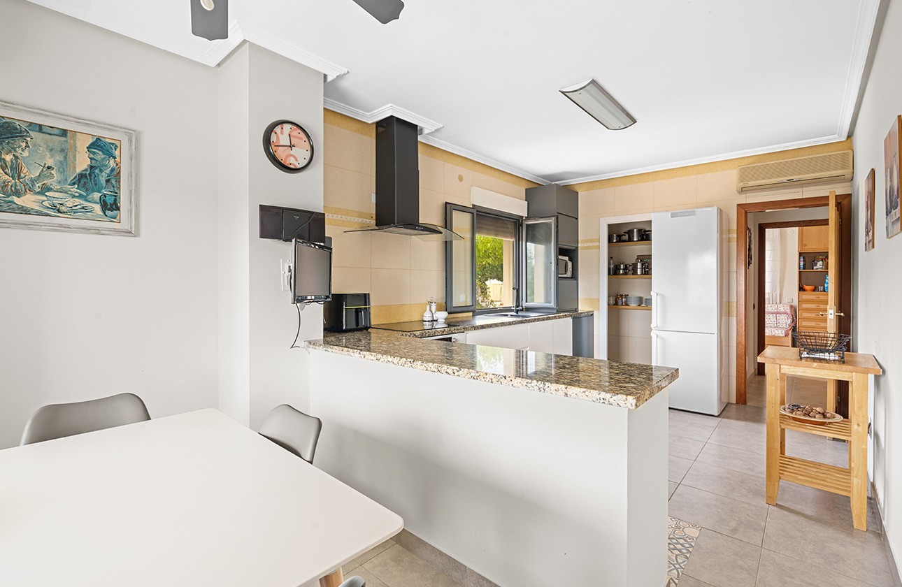 Resale - Villa - Alicante - Rebolledo