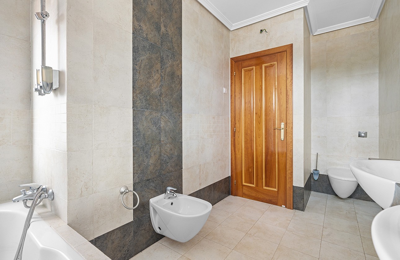 Resale - Villa - Alicante - Rebolledo