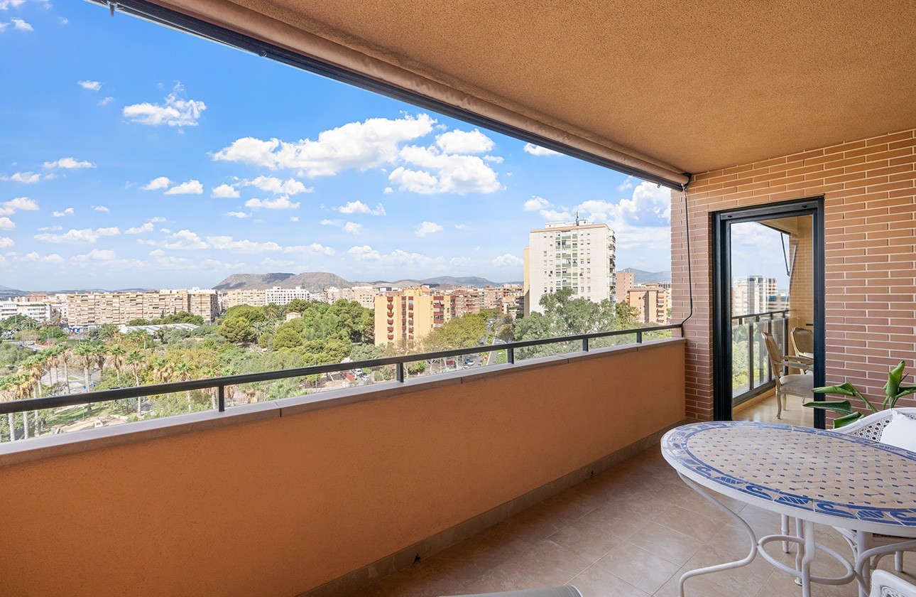 Location longue durée - Apartment - Alicante - Benalúa