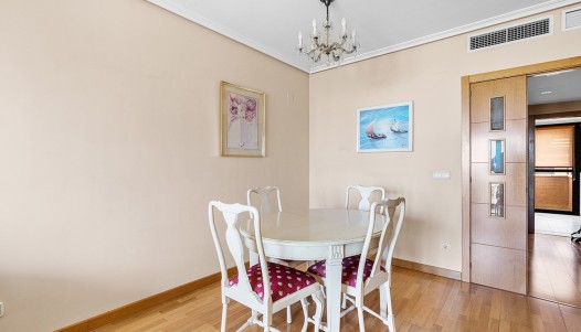 Location longue durée - Apartment - Alicante - Benalúa