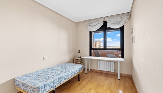 Location longue durée - Apartment - Alicante - Benalúa
