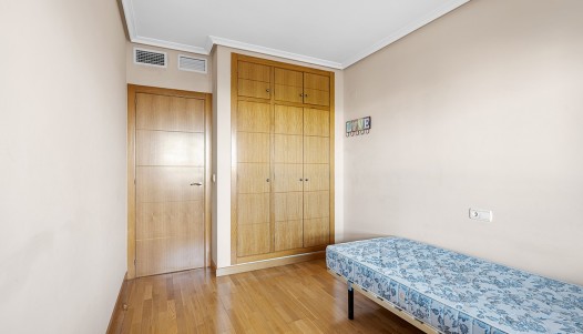 Location longue durée - Apartment - Alicante - Benalúa