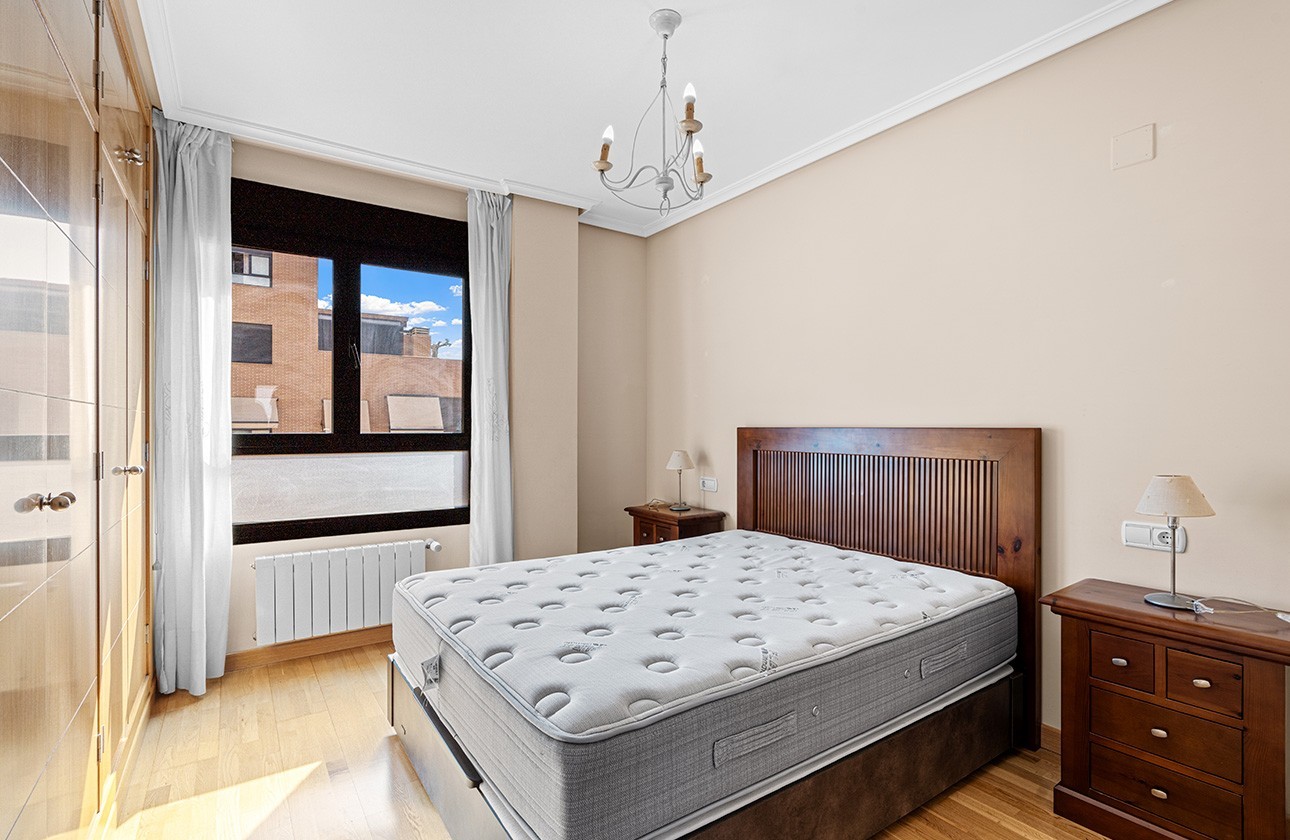 Location longue durée - Apartment - Alicante - Benalúa