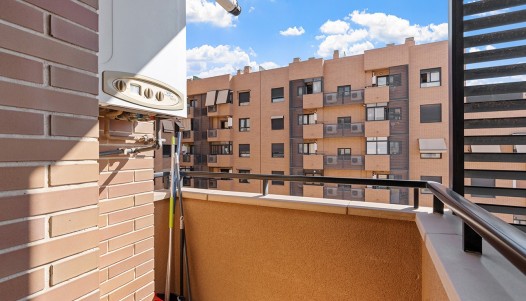Location longue durée - Apartment - Alicante - Benalúa