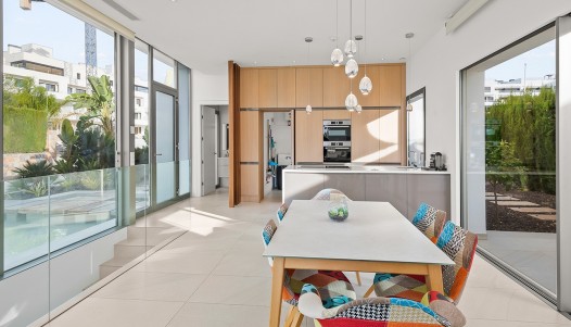 Segunda mano - Chalet independiente  - Las Colinas Golf and Country Club