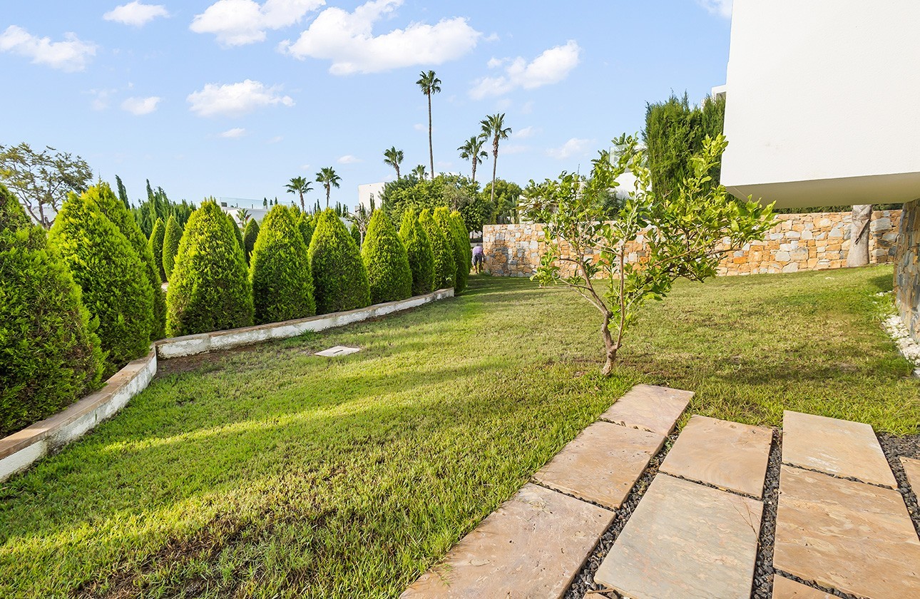 Segunda mano - Chalet independiente  - Las Colinas Golf and Country Club