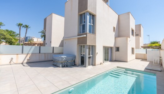 Resale - Villa - Santiago de la ribera - Zona de la playa