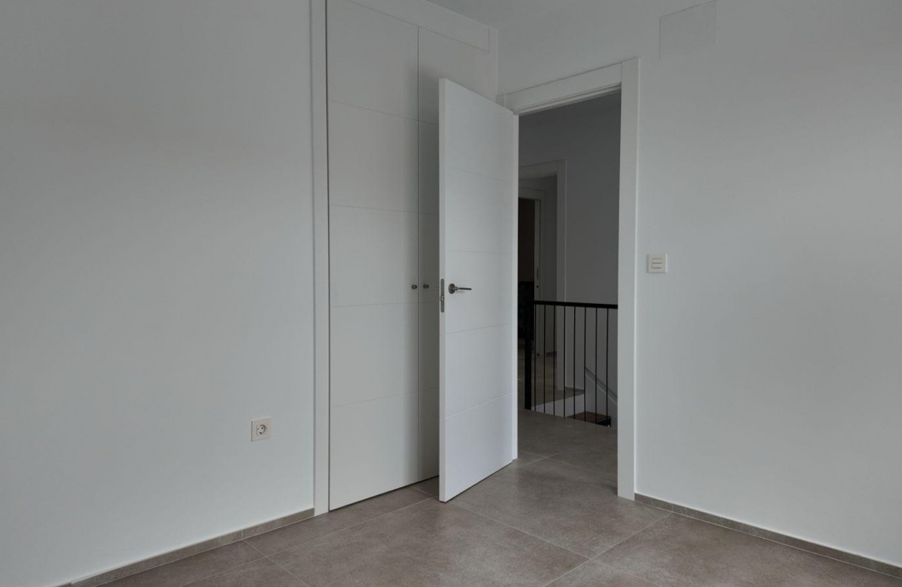 Resale - Villa - Alicante - Vistahermosa