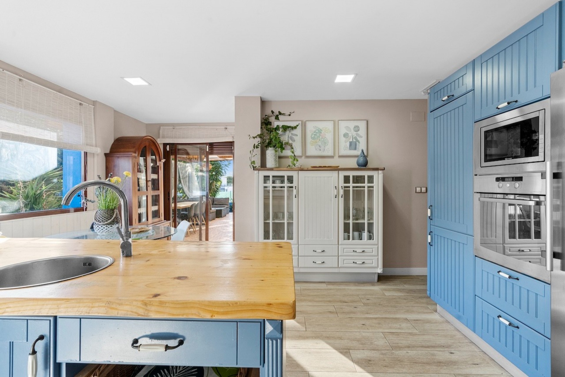 Villa en venta en Santa Pola zona El Poble Llevanti