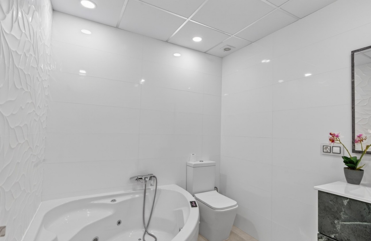 Resale - Villa - Alicante - Rebolledo