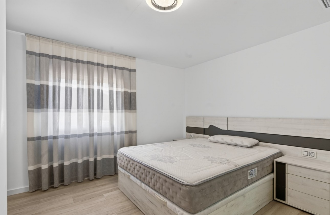 Resale - Villa - Alicante - Rebolledo