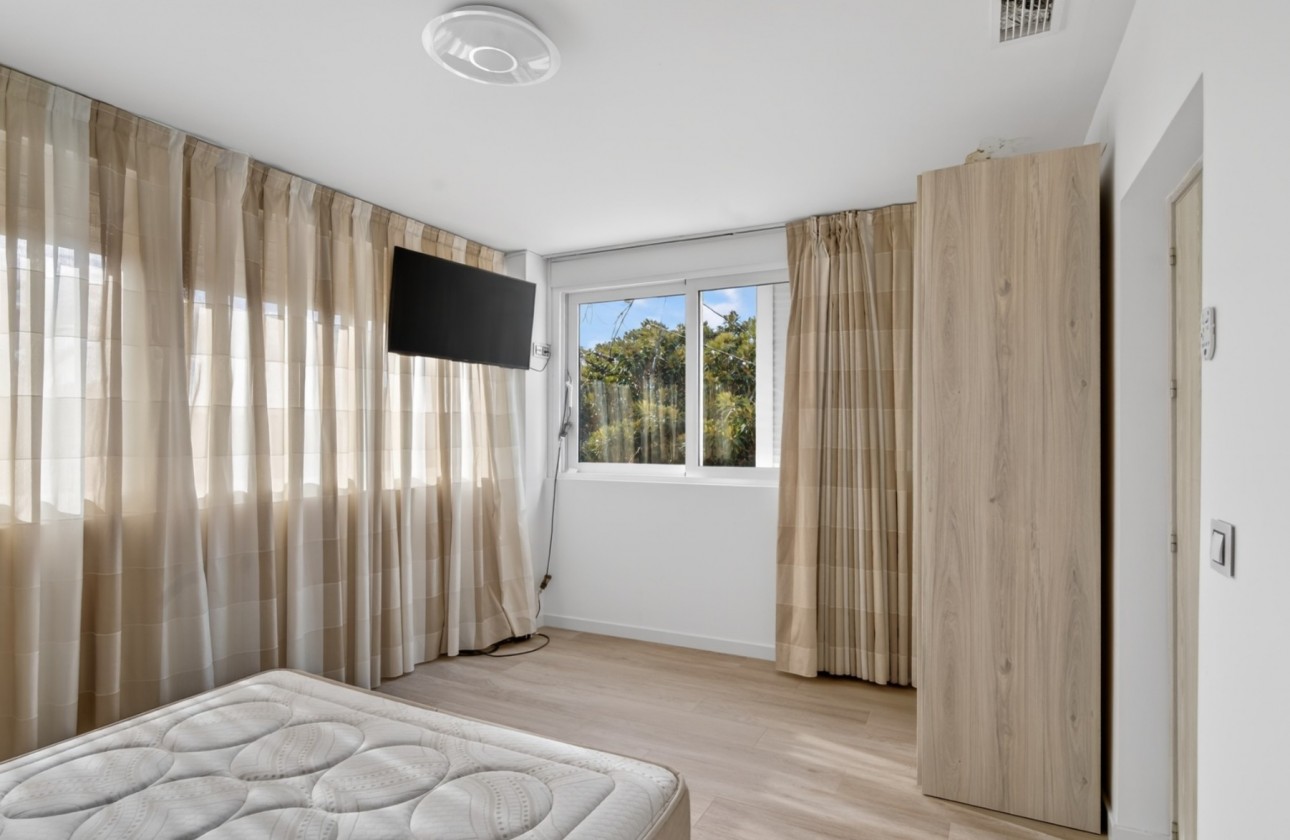 Resale - Villa - Alicante - Rebolledo