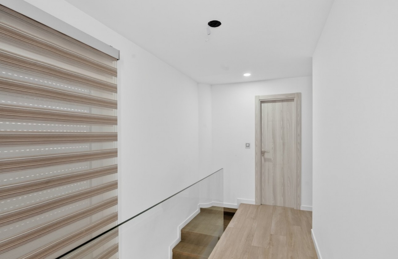 Resale - Villa - Alicante - Rebolledo